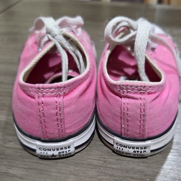 Converse Chuck Taylor All Star Low Top Sneaker Little Kid Pink Size 10 - Picture 2 of 6